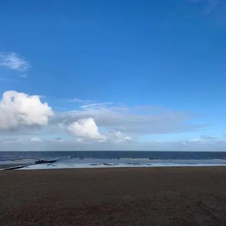 Modern With Stunning Views *