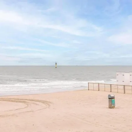 Modern With Stunning Views Apartment *